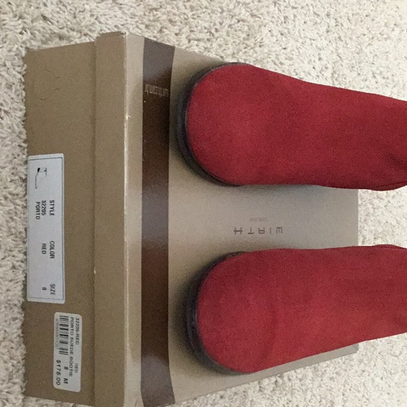 Women’s red suede bootie,size 8 - Picture 3 of 3